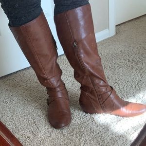 Wide calf 8.5 brown wedge boots with wear on heels